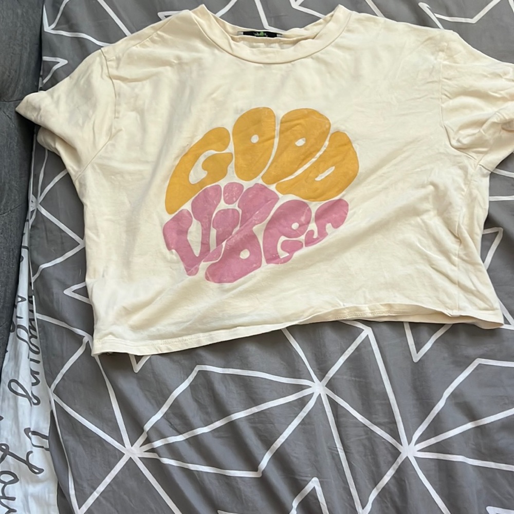 Papaya cropped good vibes shirt